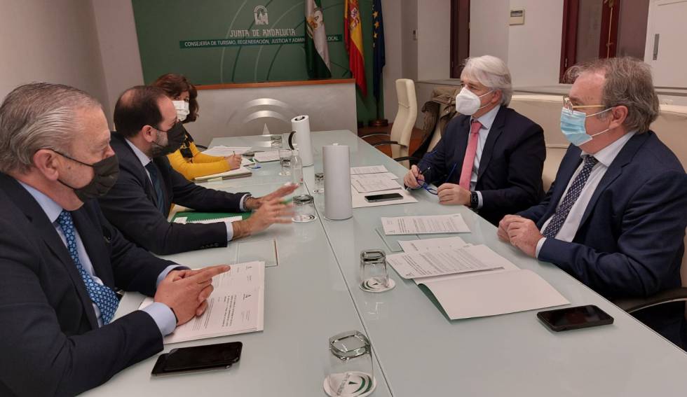 El CADECA y la Junta de Andalucía suben la retribución en Asistencia Jurídica Gratuita